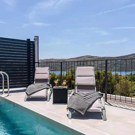 Apartament White Cascades 1 - Private Pool, Amazing View, Luxury, Full Privacy *