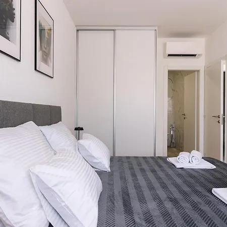 White Cascades 1 - Private Pool, Amazing View, Luxury, Full Privacy Apartament *