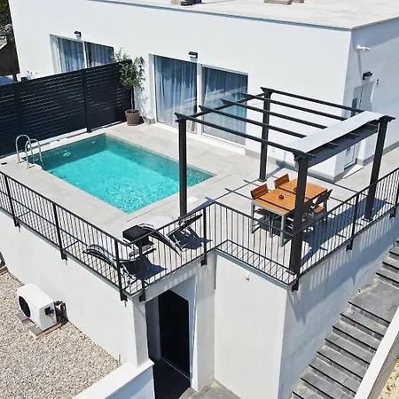 White Cascades 1 - Private Pool, Amazing View, Luxury, Full Privacy *