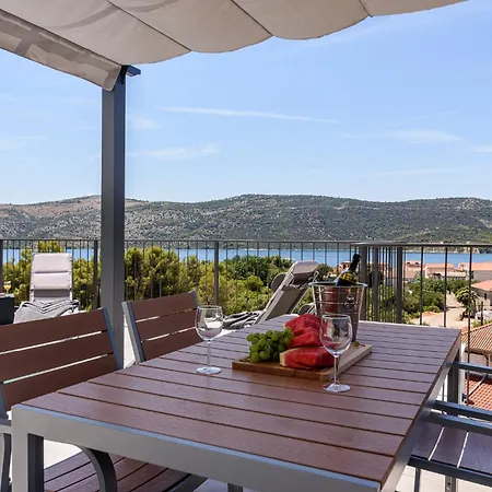 Apartament White Cascades 1 - Private Pool, Amazing View, Luxury, Full Privacy *