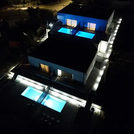 Apartament White Cascades 1 - Private Pool, Amazing View, Luxury, Full Privacy